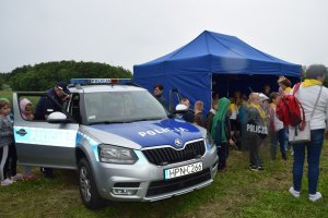 policjanci na festynie w żarnowcu