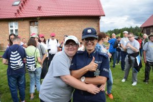 policjantka z uczestniczką